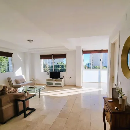 Sea Village Puerto * Εστεπόνα