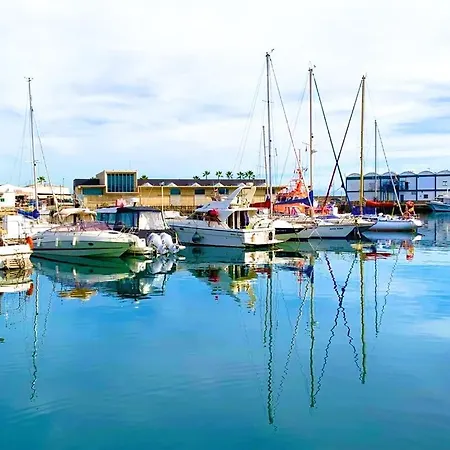 Sea Village Puerto Εστεπόνα